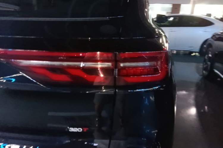 Used Dongfeng Aeolus Huge 2025 Mach Power 1.5T Premium Version Right Rear Taillight