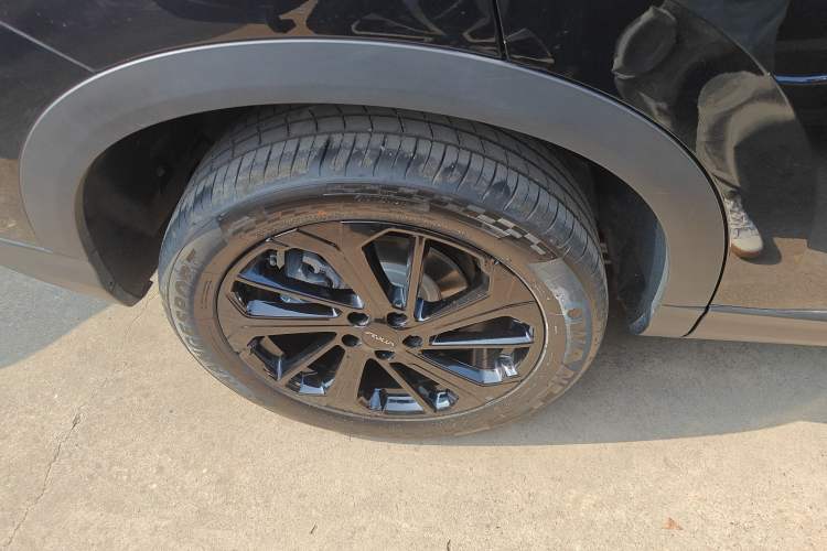 Used Dongfeng Aeolus Huge 2025 Mach Power 1.5T Luxury Version Right Rear Wheel Hub