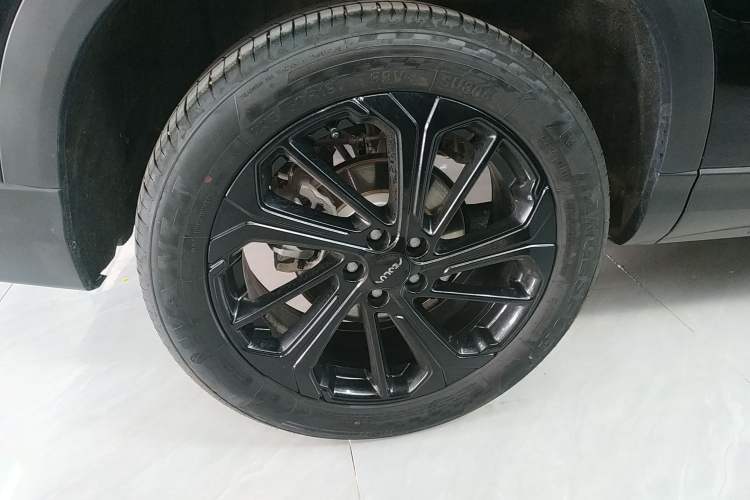 Used Dongfeng Aeolus Huge 2025 Mach Power 1.5T Luxury Version Right Rear Wheel Hub