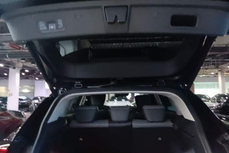 Used Dongfeng Aeolus Huge 2025 Mach Power 1.5T Premium Version Trunk