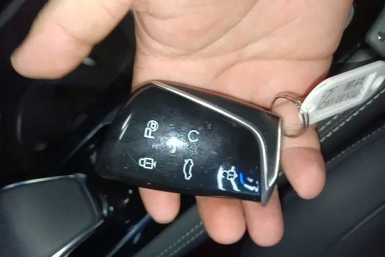 Used Dongfeng Aeolus Huge 2025 Mach Power 1.5T Premium Version Vehicle Key