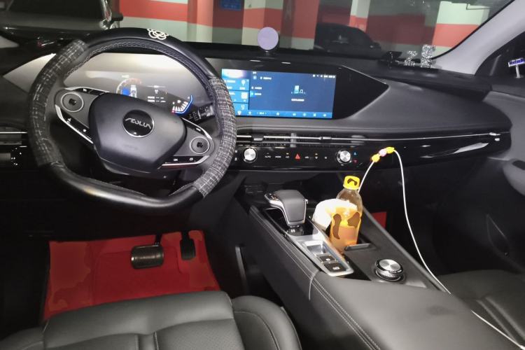 Used Dongfeng Aeolus Huge 2025 Mach Power 1.5T Premium Version Center Console