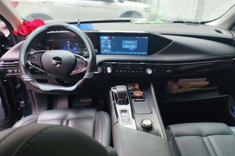 Used Dongfeng Aeolus Huge 2025 Mach Power 1.5T Premium Version Center Console