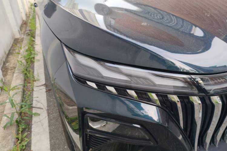 Used Dongfeng Aeolus Huge 2025 Mach Power 1.5T Premium Version Right Front Headlight