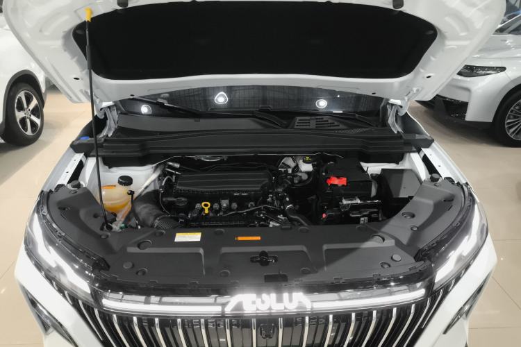 Used Dongfeng Aeolus Huge 2025 Mach Power 1.5T Luxury Version Engine Bay