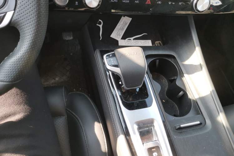 Used Dongfeng Aeolus Huge 2025 Mach Power 1.5T Premium Version Gear Lever
