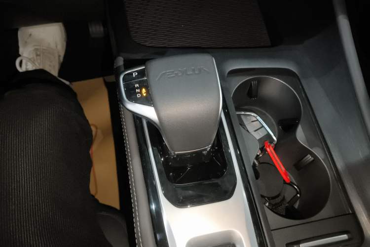 Used Dongfeng Aeolus Huge 2025 Mach Power 1.5T Luxury Version Gear Lever