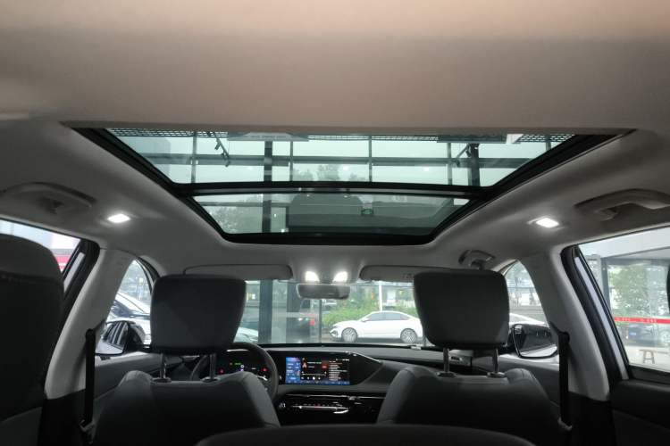 Used Dongfeng Aeolus Huge 2025 Mach Power 1.5T Luxury Version Headliner