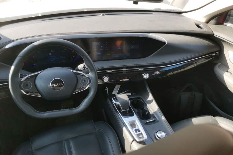 Used Dongfeng Aeolus Huge 2025 Mach Power 1.5T Premium Version Interior 2