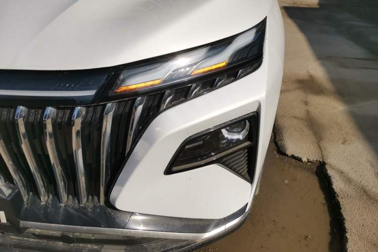 Used Dongfeng Aeolus Huge 2025 Mach Power 1.5T Premium Version Left Front Headlight