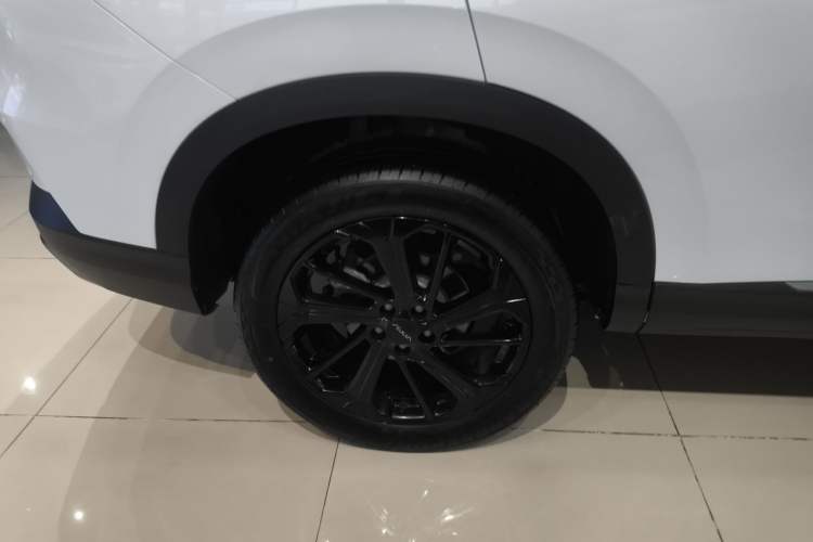 Used Dongfeng Aeolus Huge 2025 Mach Power 1.5T Luxury Version Right Rear Wheel Hub