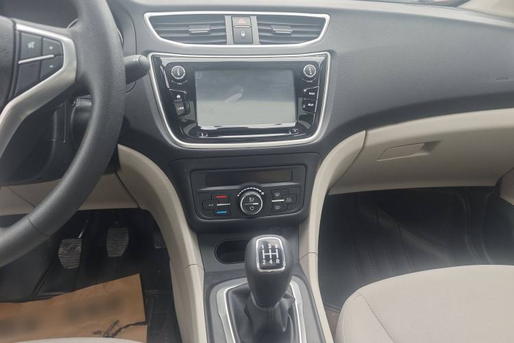 Used Dongfeng Aeolus L60 2015 1.6L Manual New Dynamic Model Engine Bay