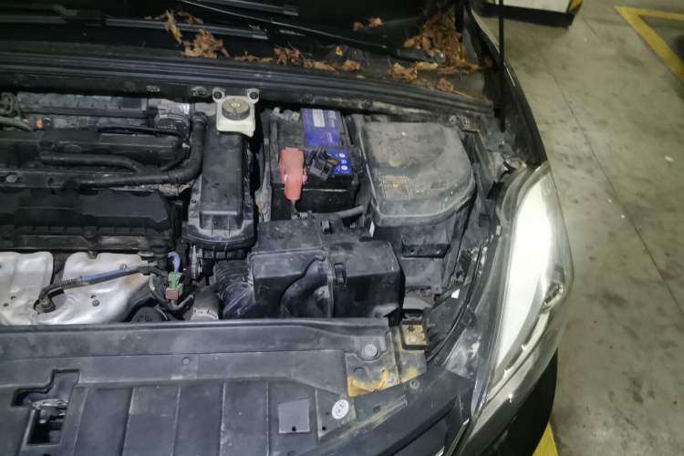 Used Dongfeng Aeolus L60 2015 1.6L Manual New Dynamic Model Engine Bay Left