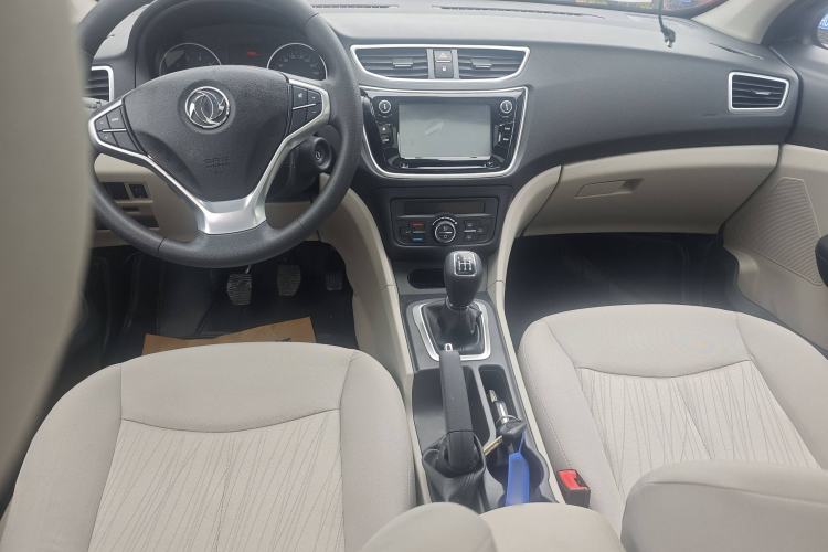 Used Dongfeng Aeolus L60 2015 1.6L Manual New Dynamic Model Interior 3