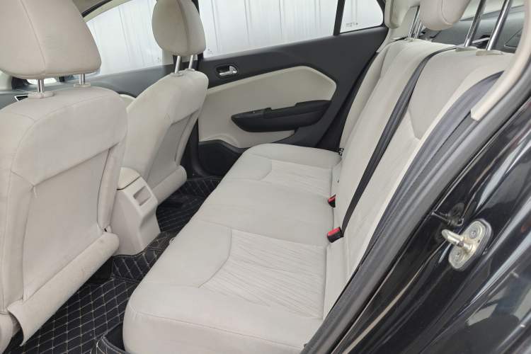 Used Dongfeng Aeolus L60 2015 1.8L Automatic New Enjoyment Model Interior 5