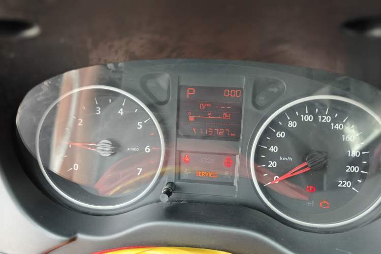 Used Dongfeng Aeolus L60 2015 1.8L Automatic New Enjoyment Model Odometer Close Up