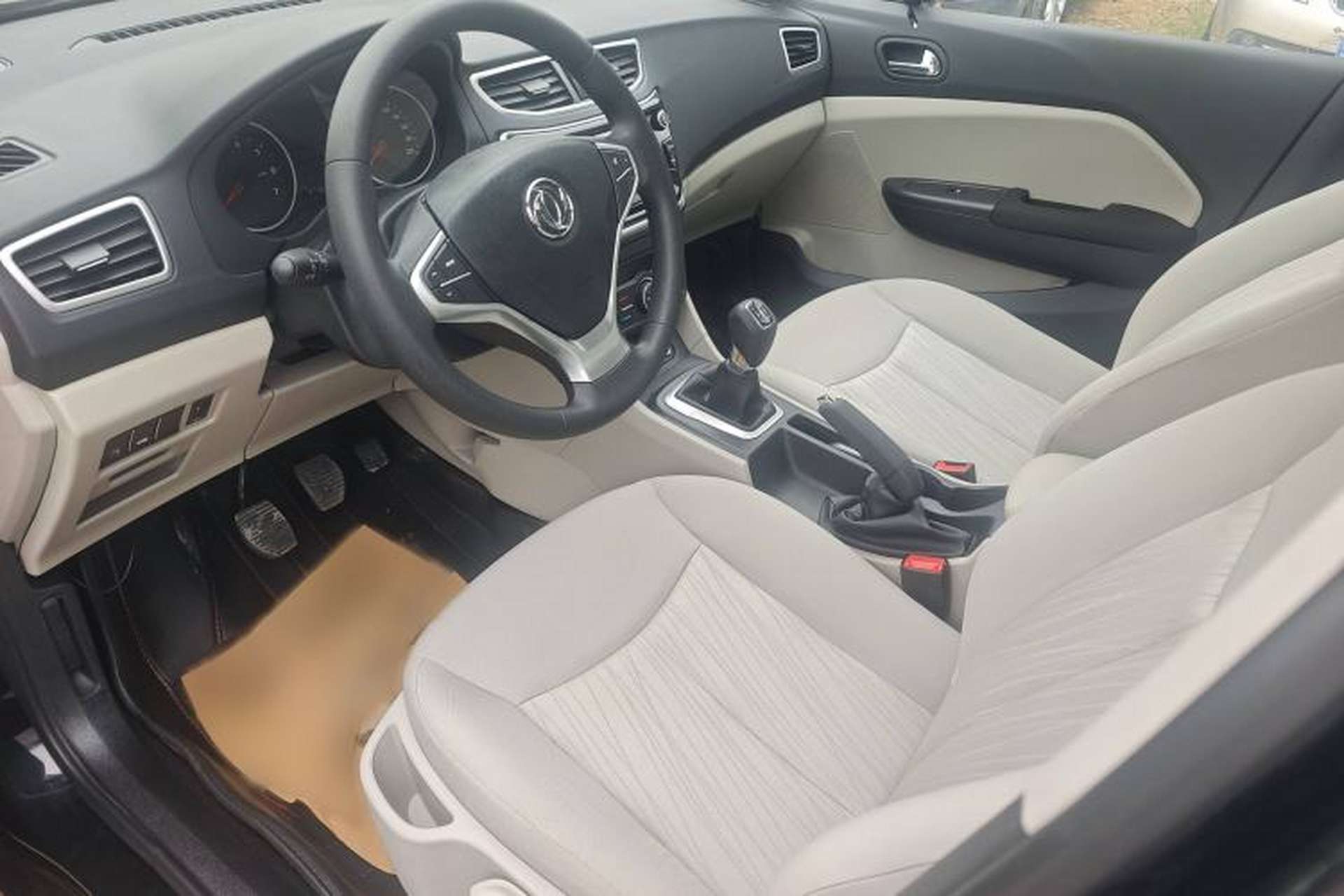 Used Dongfeng Aeolus L60 2015 1.6L Manual New Dynamic Model Right Front Seat