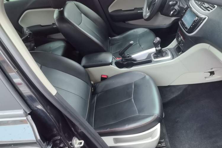Used Dongfeng Aeolus L60 2015 1.6L Manual New Dynamic Model Right Front Seat