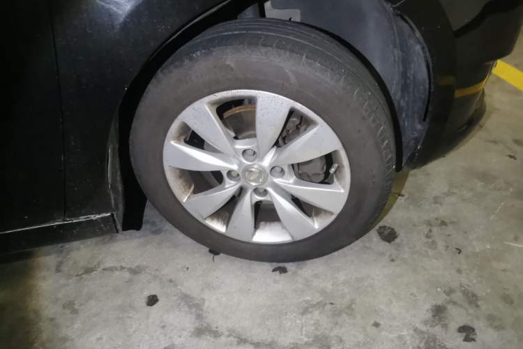 Used Dongfeng Aeolus L60 2015 1.6L Manual New Dynamic Model Right Front Wheel Hub