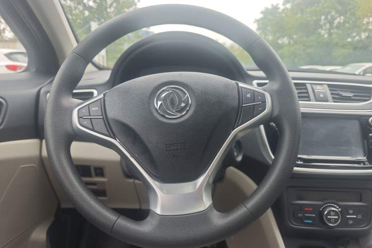 Used Dongfeng Aeolus L60 2015 1.6L Manual New Dynamic Model Roof