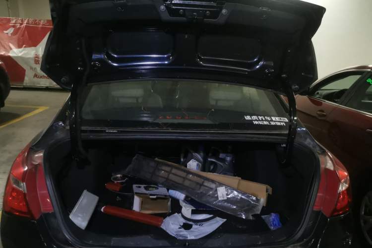 Used Dongfeng Aeolus L60 2015 1.6L Manual New Dynamic Model Trunk