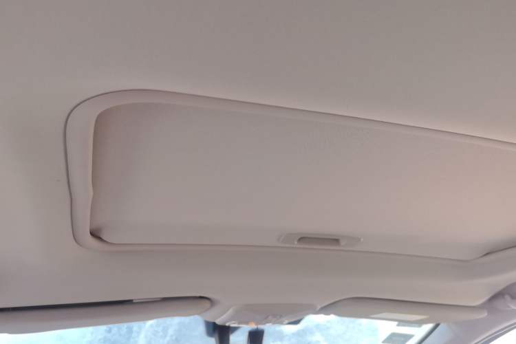 Used Dongfeng Aeolus L60 2015 1.8L Automatic New Enjoyment Model Headliner