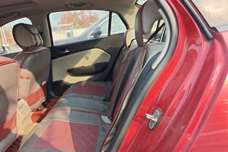 Used Dongfeng Aeolus L60 2015 1.8L Manual New Enjoyment Version Left Rear Seat