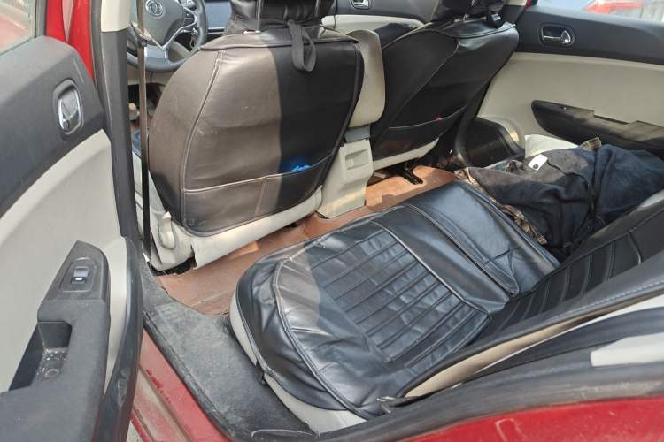 Used Dongfeng Aeolus L60 2015 1.8L Manual New Enjoyment Version Left Rear Seat