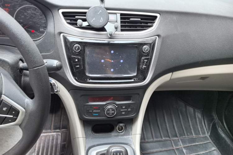 Used Dongfeng Aeolus L60 2015 1.6L Manual New Dynamic Model Audio And AC Panel