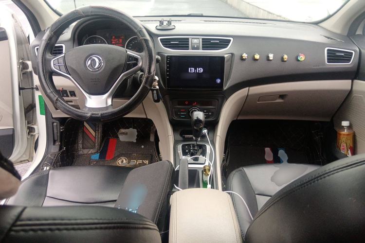Used Dongfeng Aeolus L60 2015 1.8L Automatic New Enjoyment Model Center Console