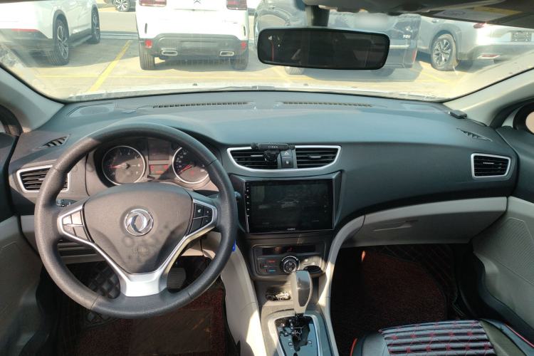 Used Dongfeng Aeolus L60 2015 1.8L Automatic New Enjoyment Model Center Console