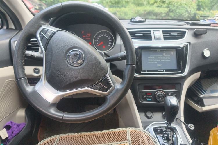 Used Dongfeng Aeolus L60 2015 1.8L Automatic New Rui Model Center Console
