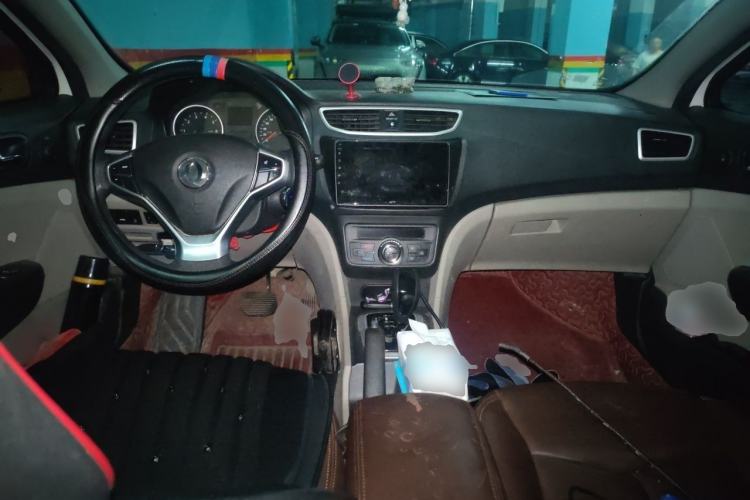 Used Dongfeng Aeolus L60 2015 1.8L Automatic New Enjoyment Model Center Console