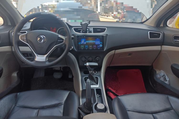 Used Dongfeng Aeolus L60 2015 1.8L Automatic New Enjoyment Model Center Console