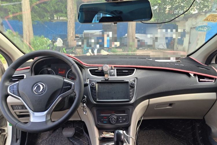 Used Dongfeng Aeolus L60 2015 1.8L Automatic New Enjoyment Model Center Console