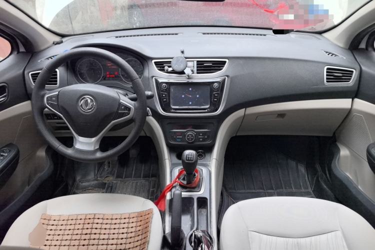 Used Dongfeng Aeolus L60 2015 1.6L Manual New Dynamic Model Center Console