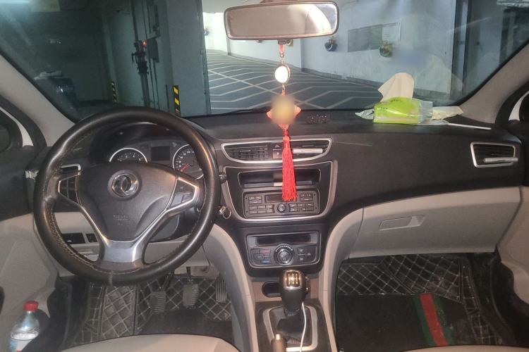 Used Dongfeng Aeolus L60 2015 1.6L Manual New Dynamic Model Center Console