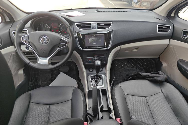 Used Dongfeng Aeolus L60 2015 1.8L Automatic New Rui Model Center Console
