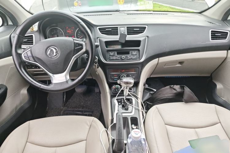 Used Dongfeng Aeolus L60 2015 1.8L Automatic New Enjoyment Model Center Console