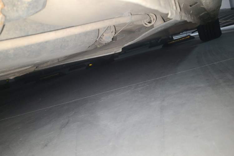 Used Dongfeng Aeolus L60 2015 1.6L Manual New Dynamic Model Chassis Rear Right