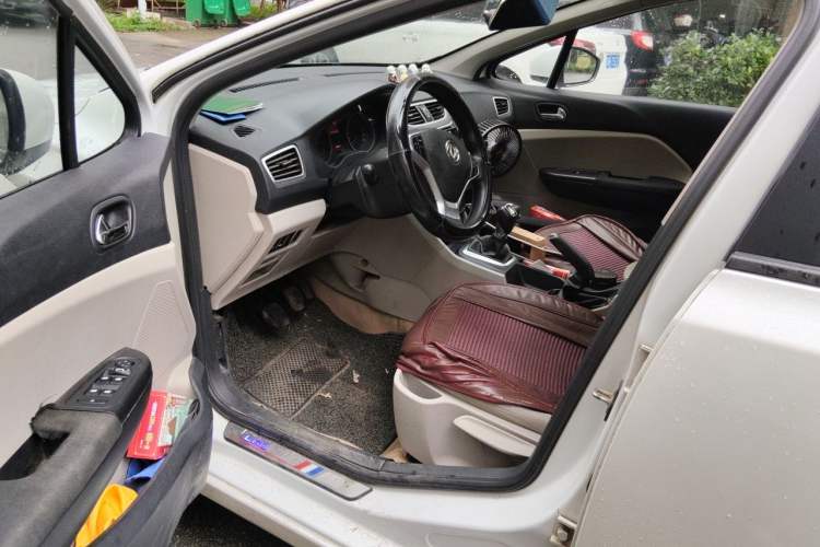 Used Dongfeng Aeolus L60 2015 1.6L Manual New Dynamic Model Driver Seat