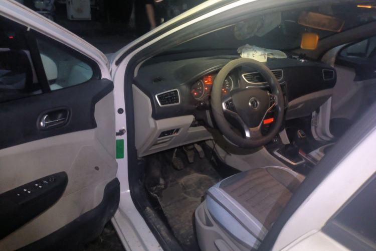 Used Dongfeng Aeolus L60 2015 1.8L Manual New Enjoyment Version Driver Seat