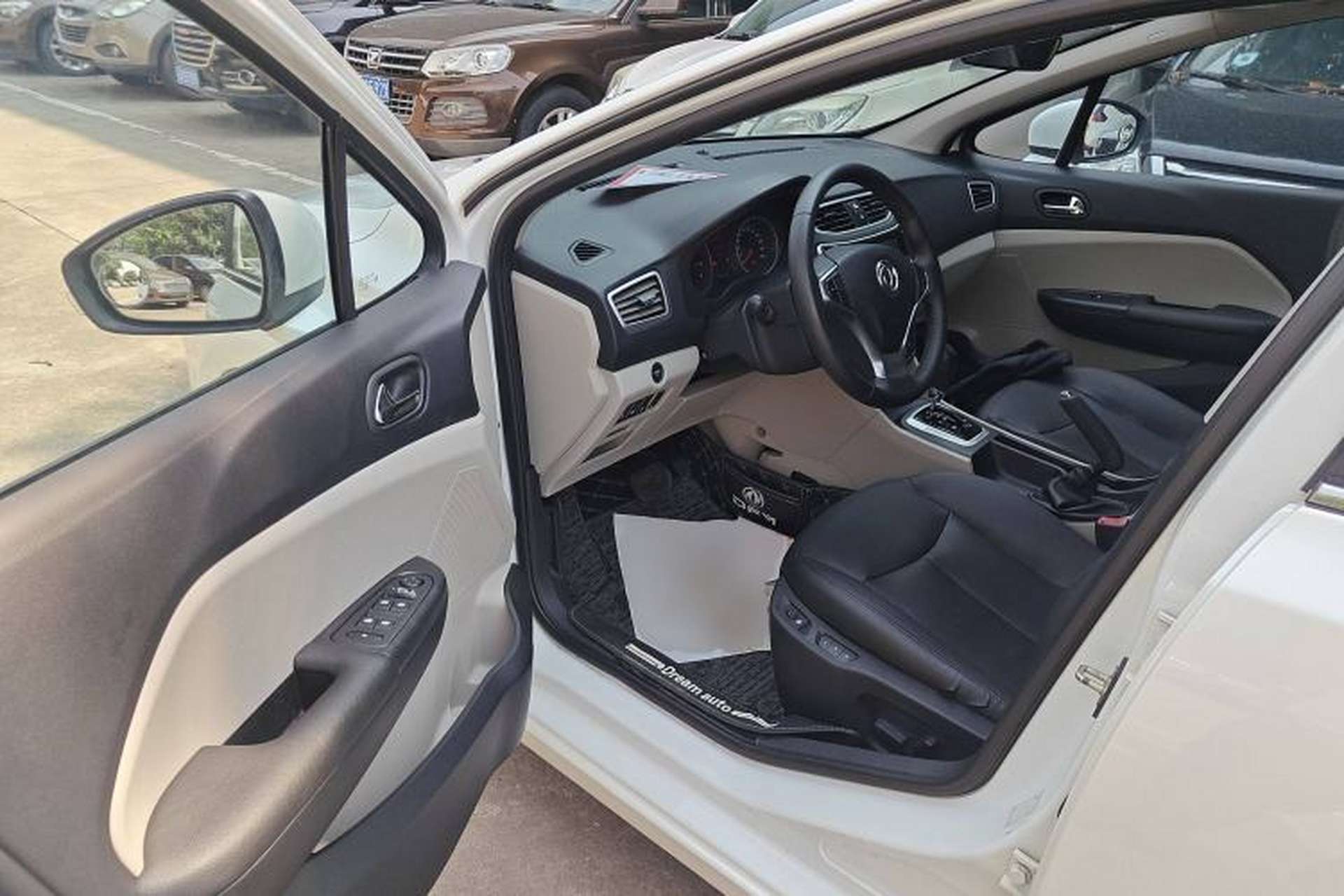 Used Dongfeng Aeolus L60 2015 1.8L Automatic New Rui Model Driver Seat