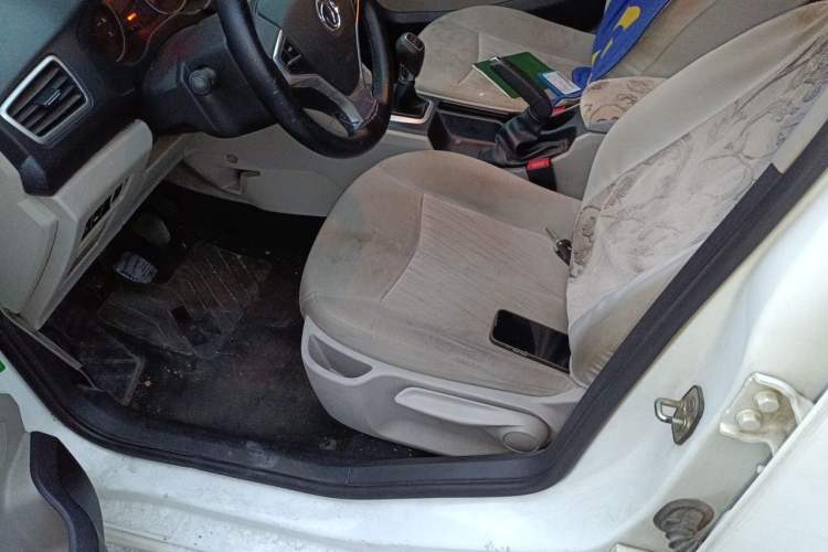 Used Dongfeng Aeolus L60 2015 1.6L Manual New Enjoyment Model Driver Seat