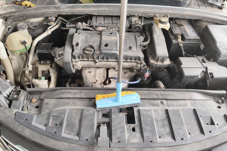 Used Dongfeng Aeolus L60 2015 1.6L Manual New Dynamic Model Engine Bay
