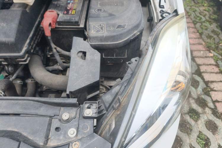 Used Dongfeng Aeolus L60 2015 1.8L Automatic New Rui Model Engine Bay Left