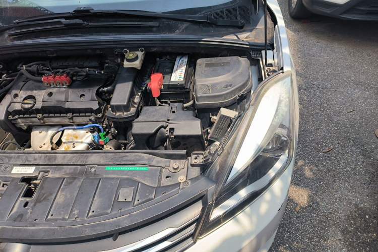 Used Dongfeng Aeolus L60 2015 1.6L Manual New Dynamic Model Engine Bay Left