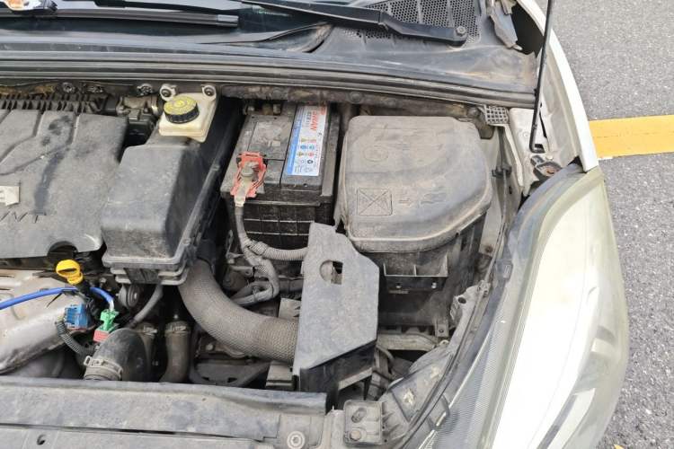 Used Dongfeng Aeolus L60 2015 1.8L Automatic New Enjoyment Model Engine Bay Left