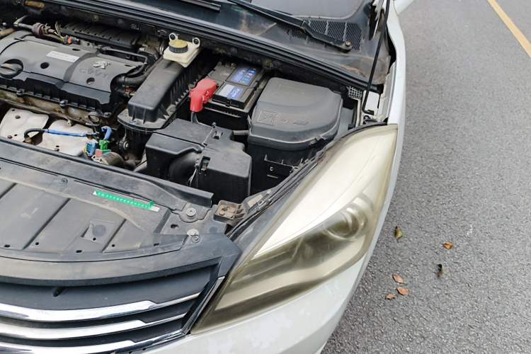 Used Dongfeng Aeolus L60 2015 1.6L Manual New Dynamic Model Engine Bay Left