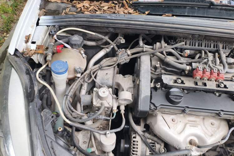 Used Dongfeng Aeolus L60 2015 1.8L Manual New Enjoyment Version Engine Bay Right